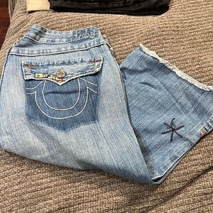 Vintage true religion capri beaded jeans size 32 inseam 15